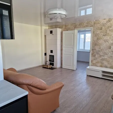 Apartment Kesklinnas Avar Ja Renoveeritud Korter